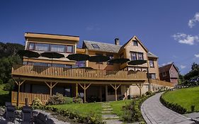 Lavik Fjord Hotel&Apartments